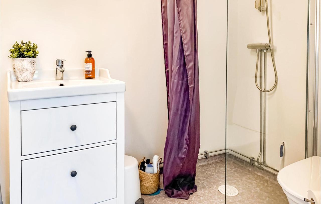 1 Bedroom Nice Home In Varberg Ngoại thất bức ảnh